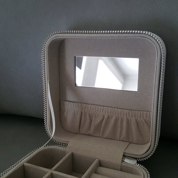 Mya Mini Jewelry Travel Case White Mirror Organizer Storage Box Mini Small - Picture 6 of 10